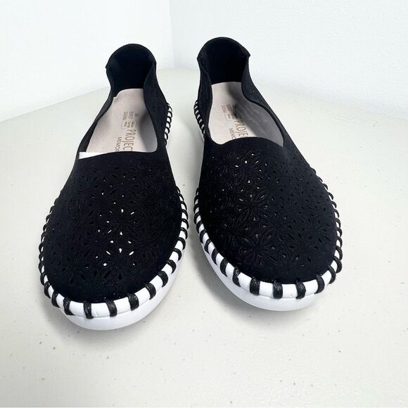 New In Box Project Cloud Petunia Black Flat Pull On Sneakers Size 6 EU 37 - Picture 2 of 10